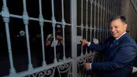 El alcalde de Albacete, Manuel Serrano, abre la Puerta de Hierros