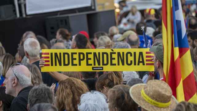 Concentración con motivo del quinto aniversario del referéndumo de autodeterminación en Barcelona.