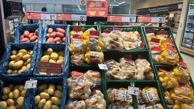 Patatas a la venta en un supermercado.