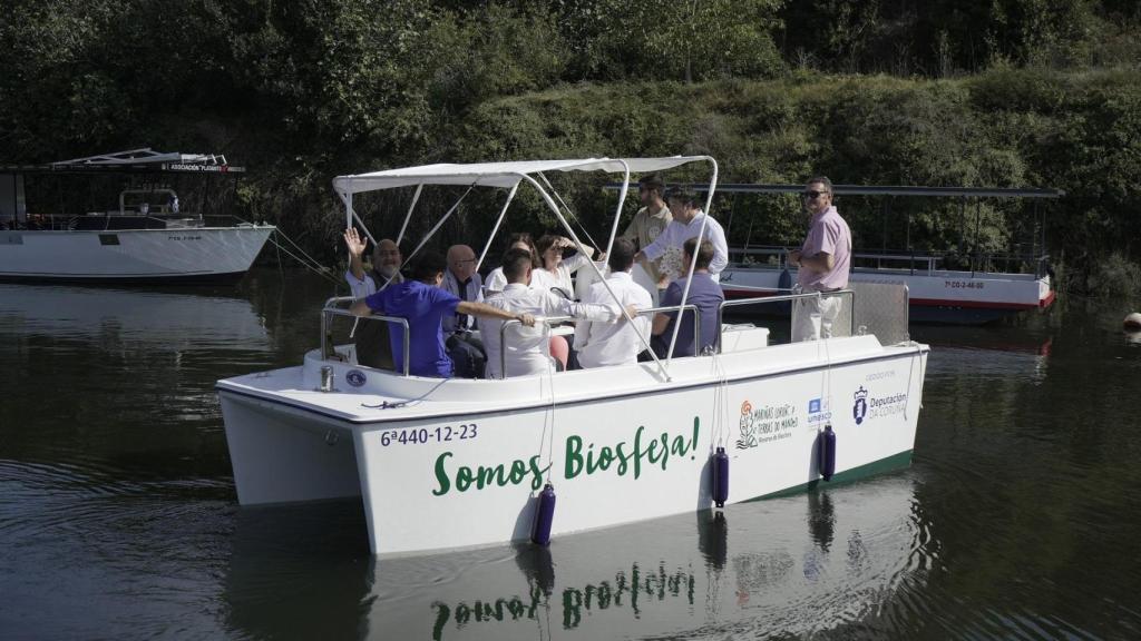El nuevo catamarán eléctrico de la Reserva de Biosfera Mariñas Coruñesas.