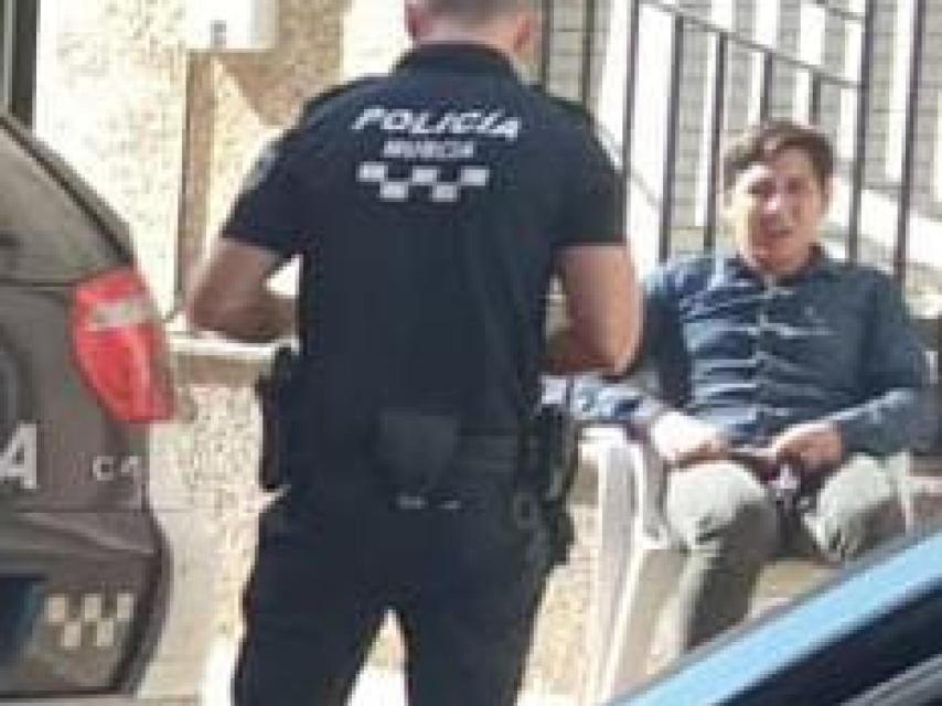 El ciudadano sudamericano que este domingo fue arrestado junto con el hijo de la difunta Maravillas.