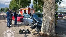 El coche que ha chocado contra un árbol en Burgos