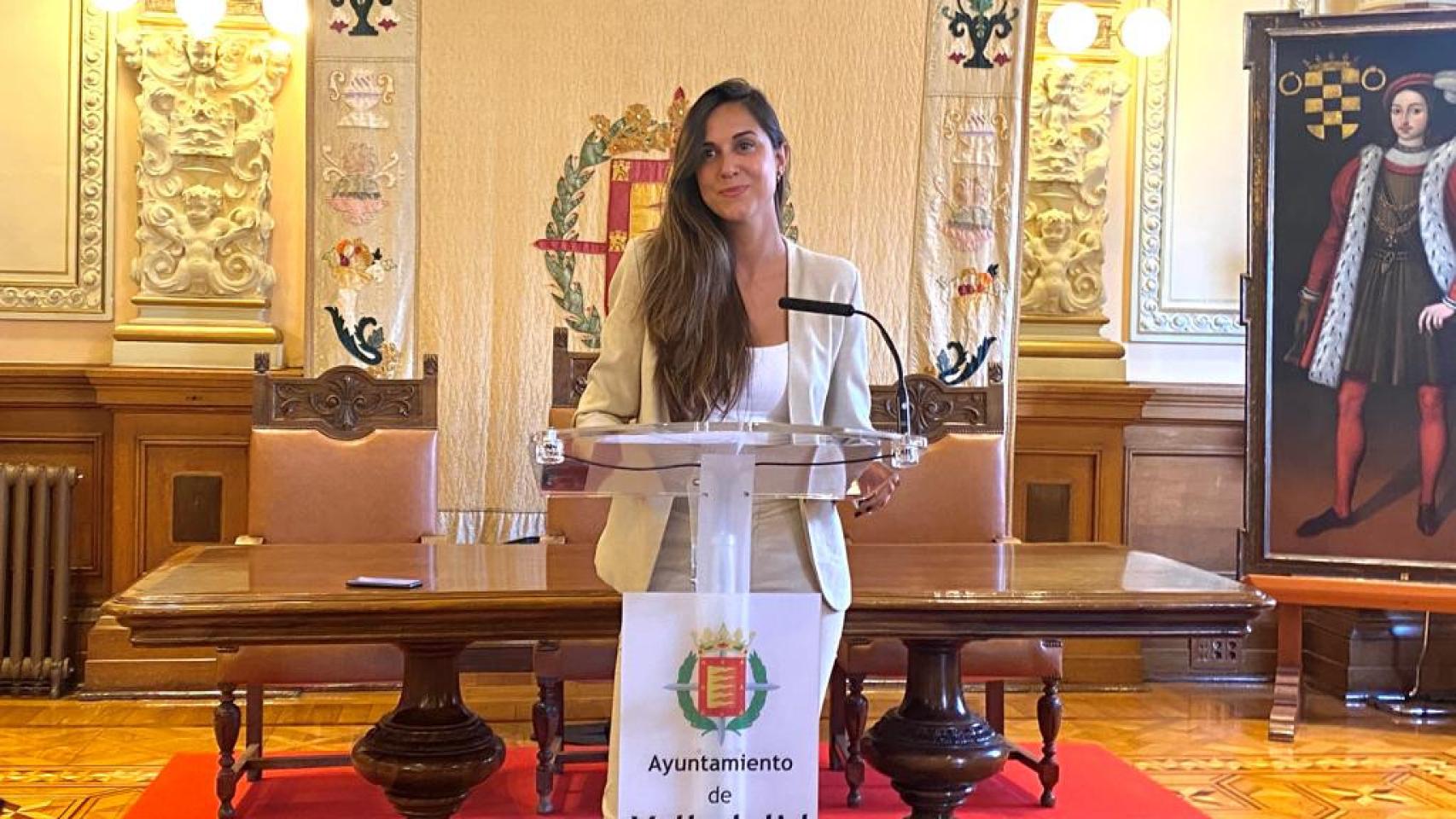La concejala de Turismo, Eventos y Marca Valladolid, Blanca Jiménez, en una rueda de prensa en el Ayuntamiento de Valladolid