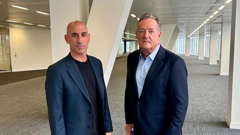 Luis Rubiales y Piers Morgan antes de su entrevista