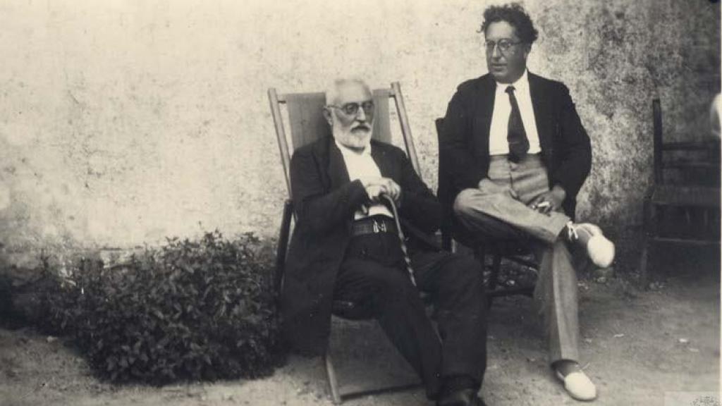 Miguel de Unamuno y Eduardo Ortega y Gasset en Hendaya en 1925.