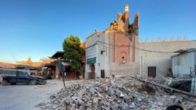 Imagen de una mezquita derruida tras el terremoto, en Marrakech.