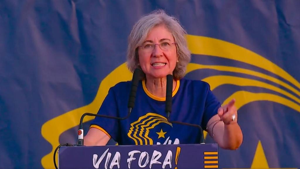 La presidenta de la ANC, Dolors Feliu, durante su discurso al cierre de la manifestación de la Diada.