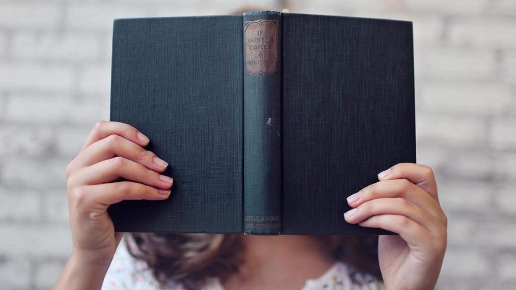 La lectura, una parte esencial del cerebro narrativo. Foto: Pexels/Leah Kelley