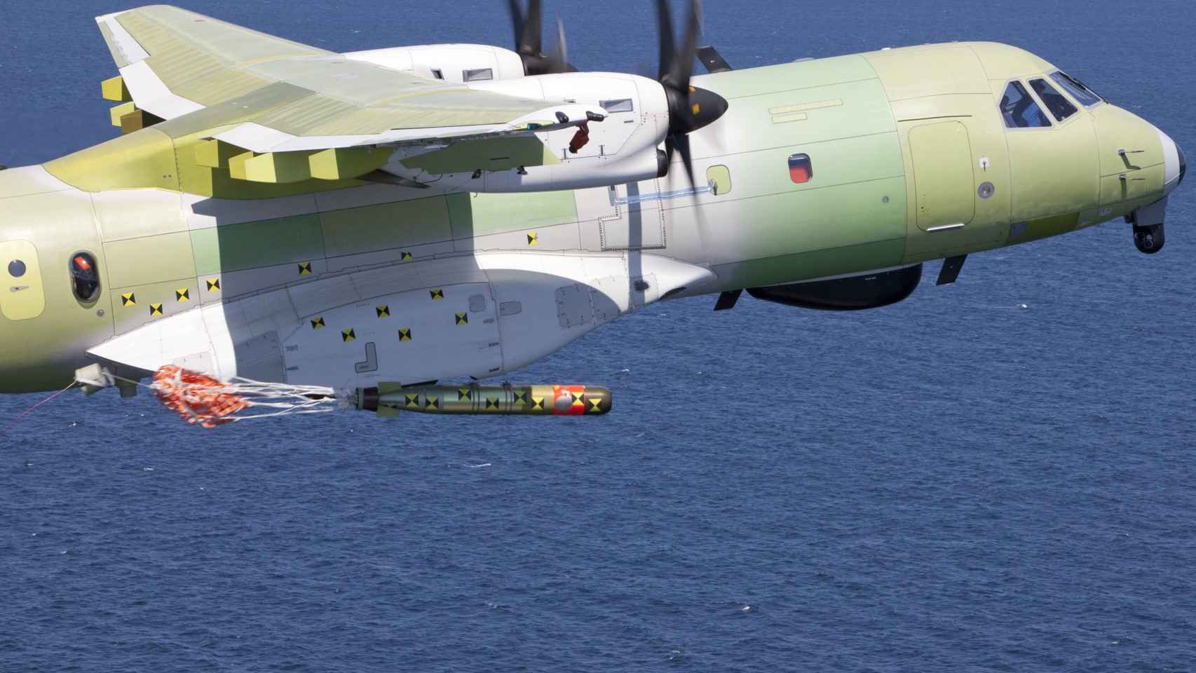 Detalle de despliegue de torpero en C-295