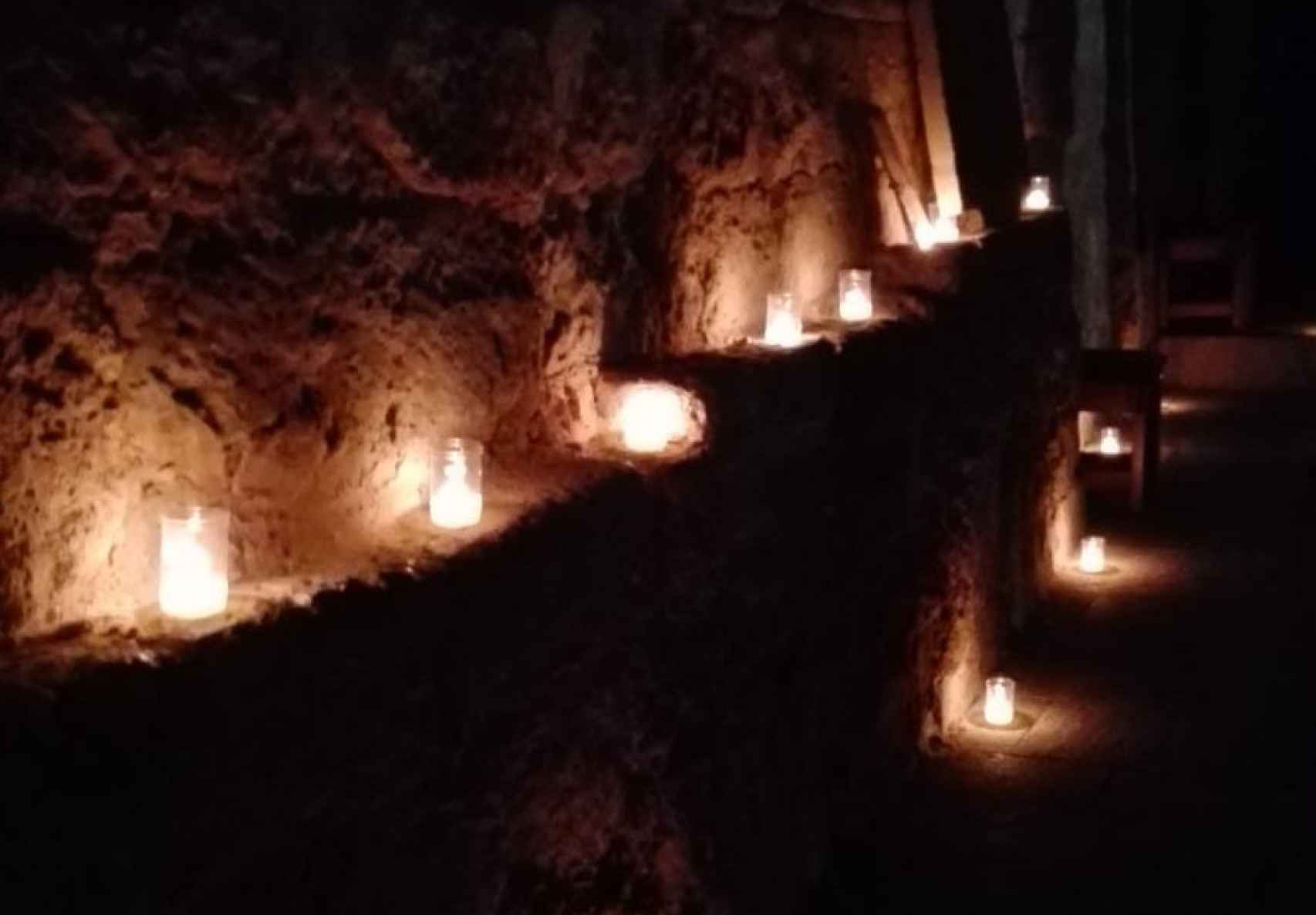 Velas iluminando las calles de Baños de Cerrato, Palencia