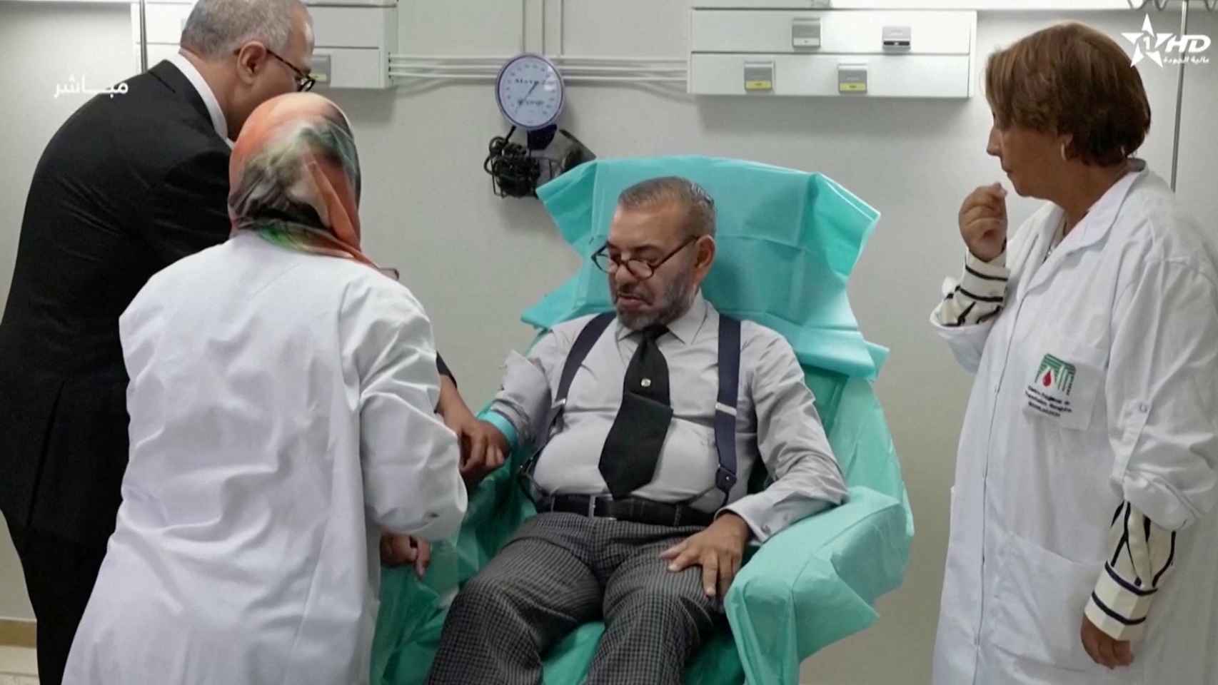 El rey Mohammed VI de Marruecos dona sangre en el Hospital Universitario Rey Mohammed VI este martes por la tarde.