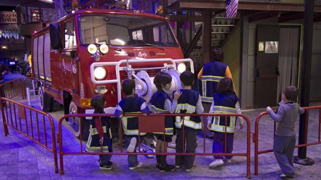 Parque de bomberos dentro de Micropolix.