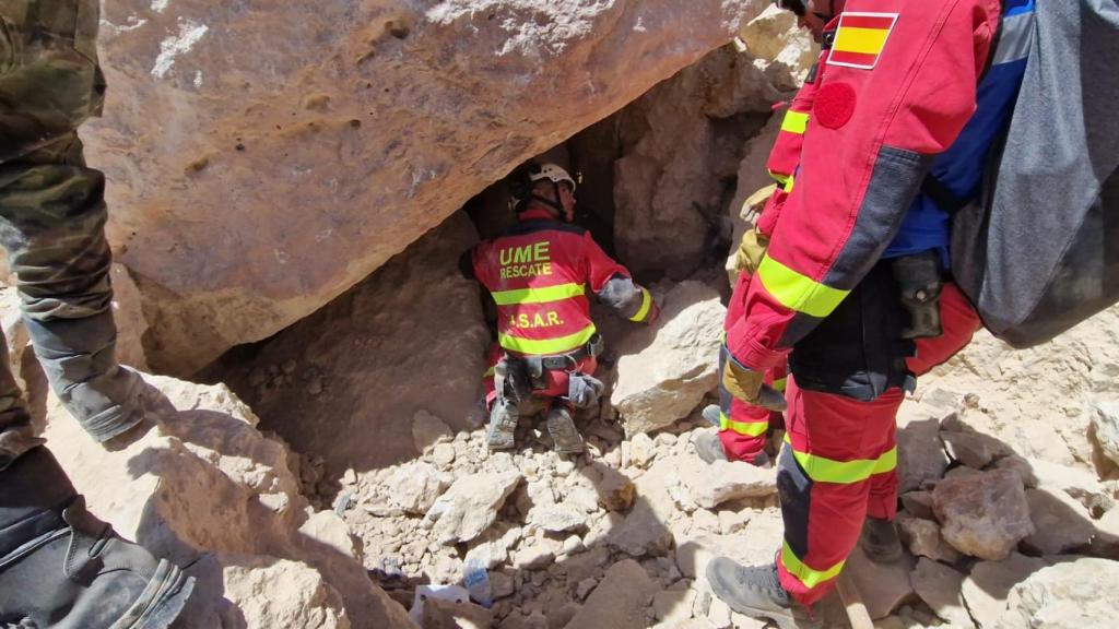 Brigada de la UME en las zonas afectadas por el terremoto en Marruecos.