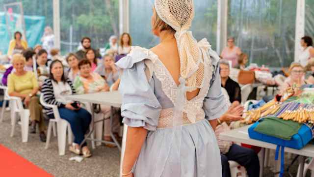 Desfile organizado por las Palilleiras de Mos (Pontevedra).