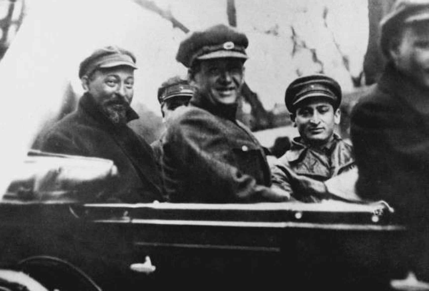 Dzerzhinski, a la izquierda, en una imagen de 1926.