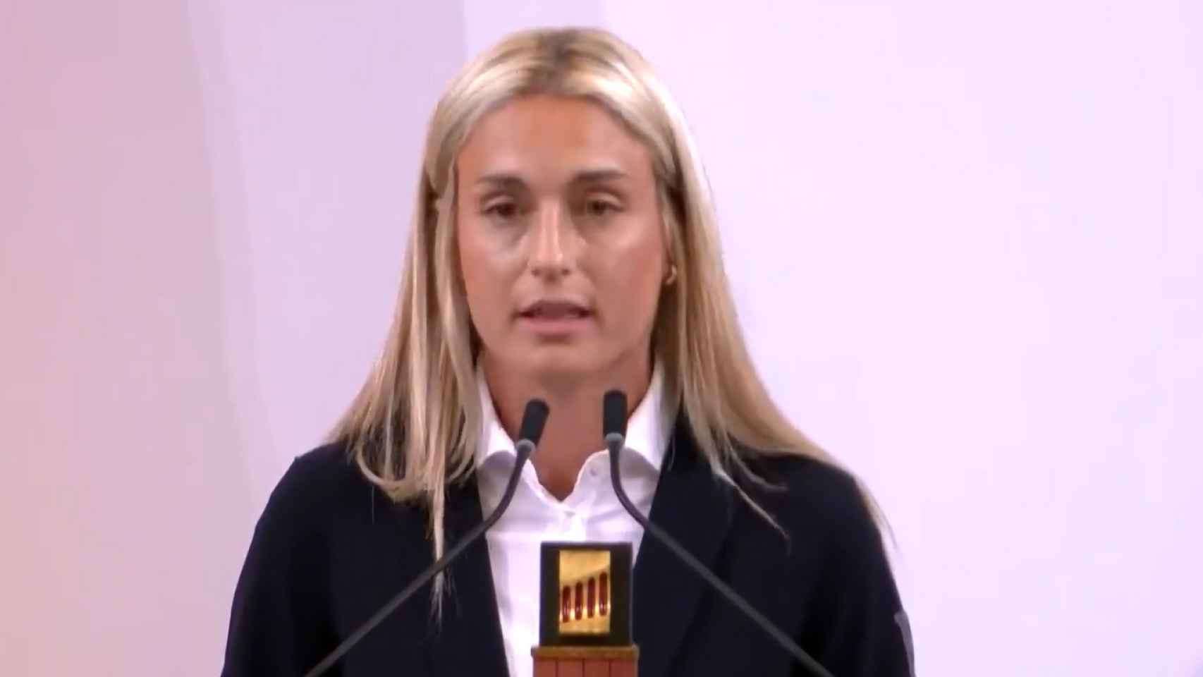 Alexia Putellas, durante su intervención en el Parlament.