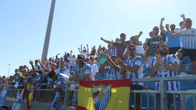 Aficionados del Málaga CF en el Estadio Balear