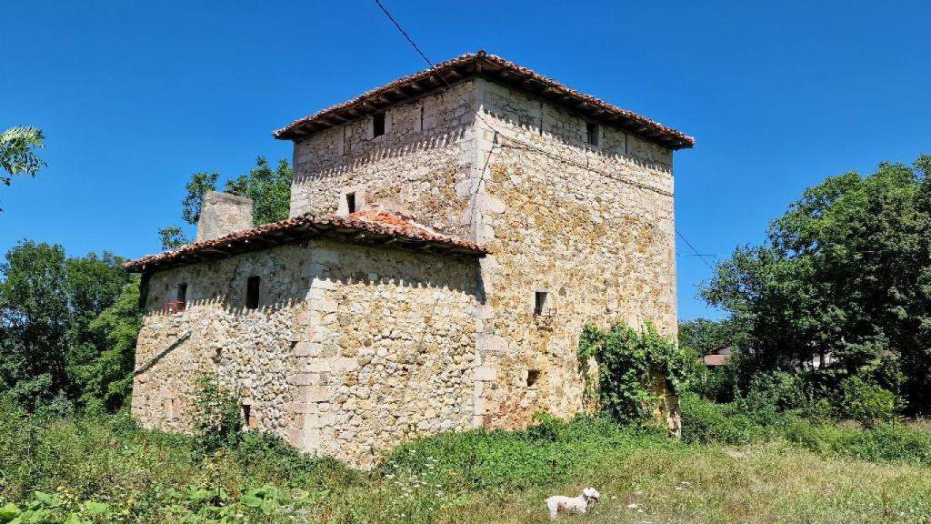 La torre medieval que está a la venta en Burgos