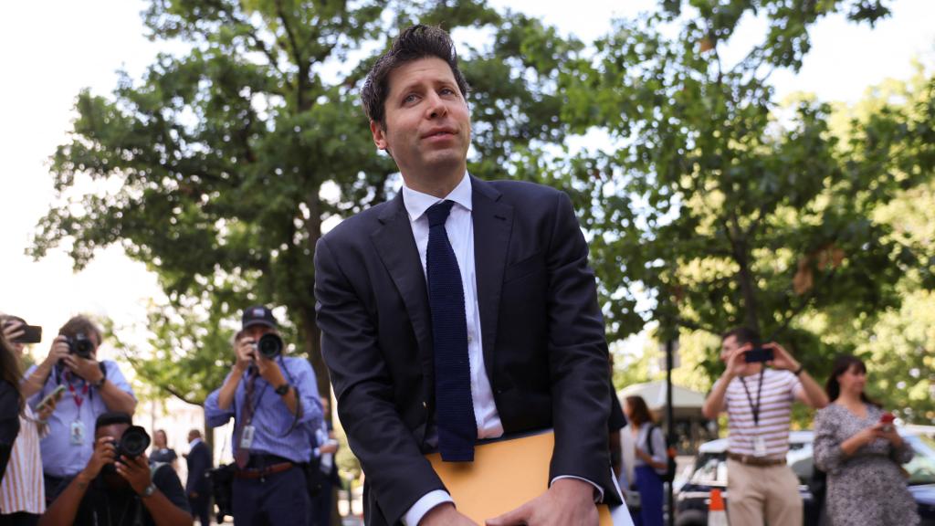 Sam Altman a su llegada al foro de IA en Washington