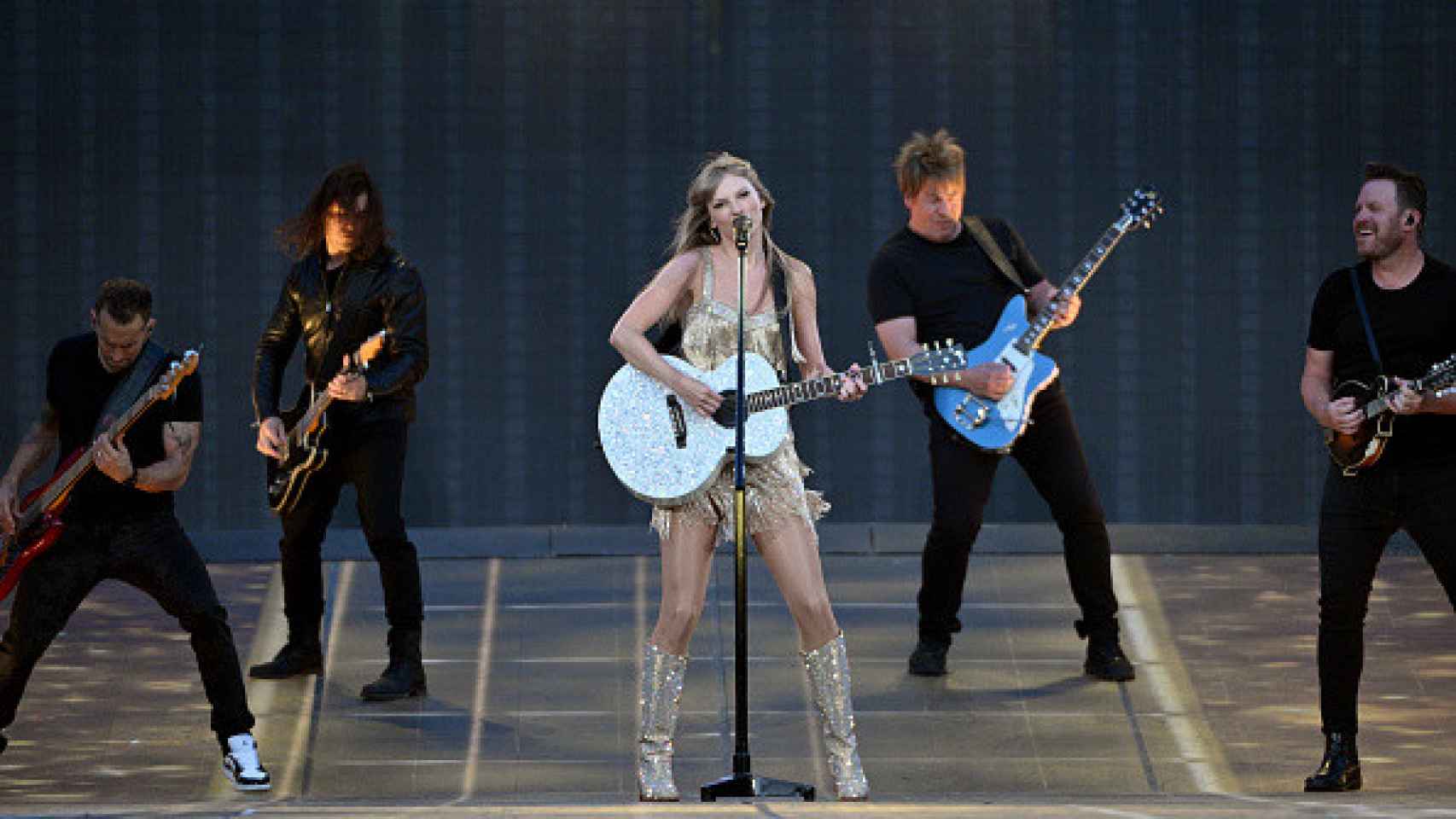 Swift saca la guitarra en el Eras Tour.