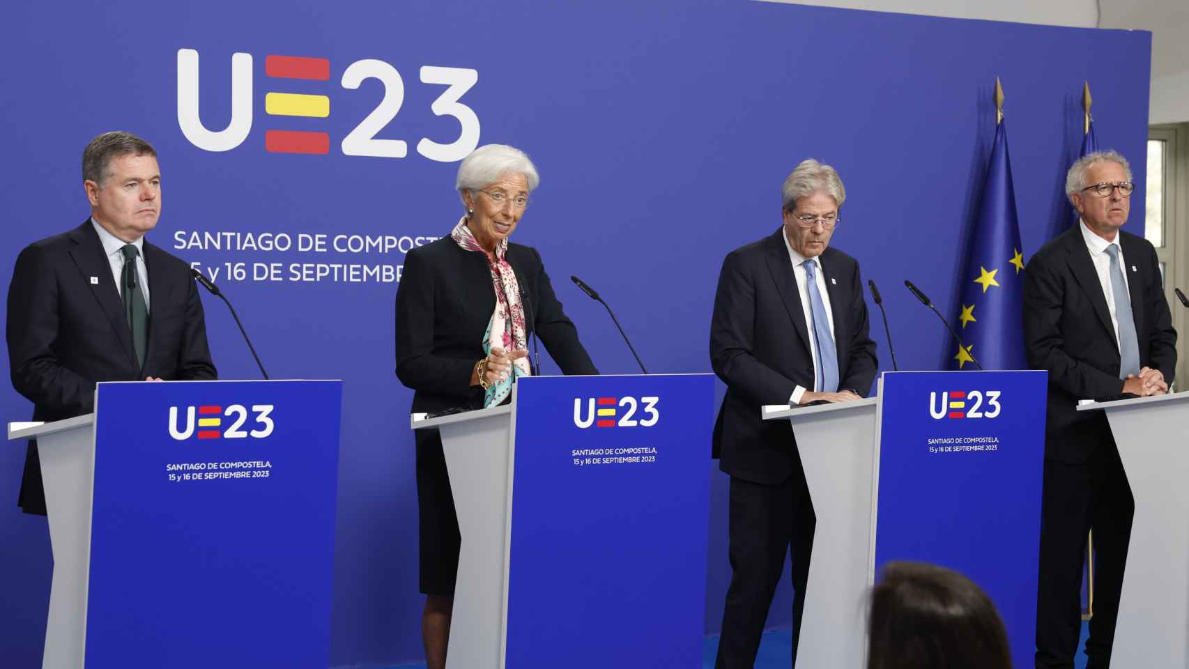 Paschal Donohoe, Christine Lagarde y Paolo Gentiloni, durante la rueda de prensa del Eurogrupo de este viernes en Santiago de Compostela.