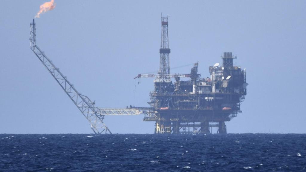 Plataforma de gas y petróleo en la costa libia.