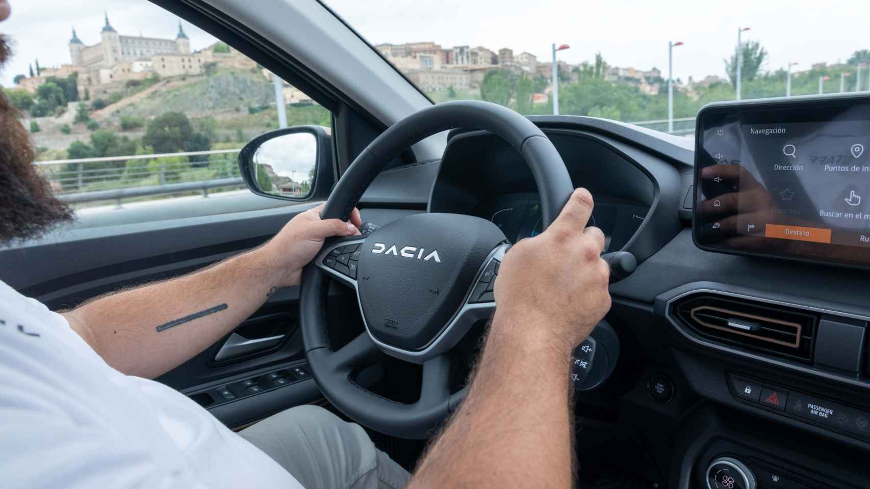 La nueva imagen de la gama Dacia se estrena en Toledo con resultados de venta récord