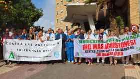Concentración por una nueva agresión a un sanitario en Málaga.