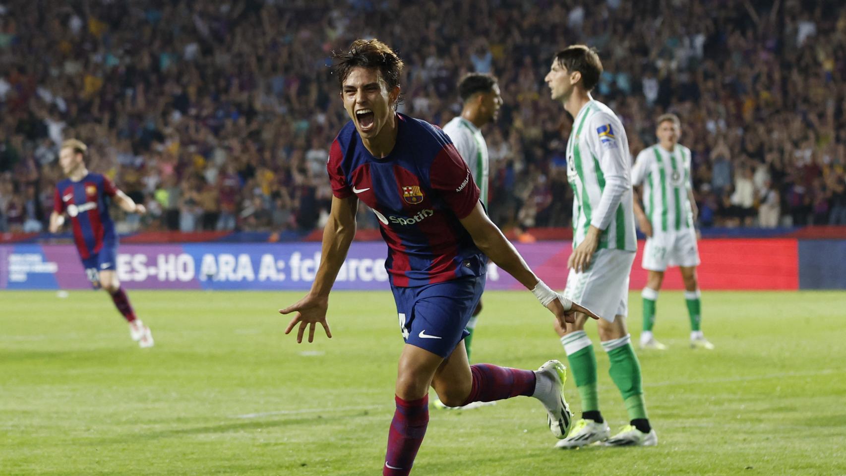 Joao Félix celebra su primer tanto con el Barça