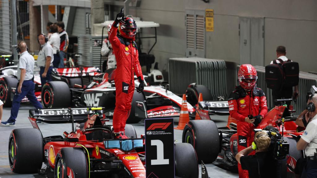 Carlos Sainz celebra la pole