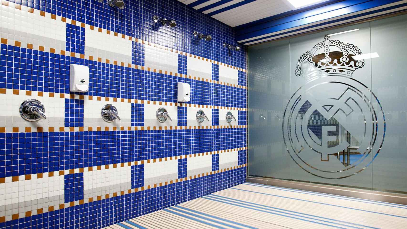 Una foto de las duchas de los vestuarios merengues hecha por el Centro de Patrimonio Histórico del Real Madrid.