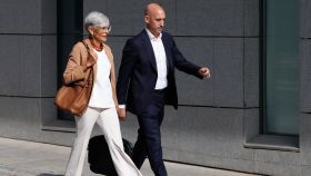 El expresidente de la RFEF, Luis Rubiales, y su abogada, Olga Tubau, el viernes 15 de septiembre, a su llegada a la Audiencia Nacional.