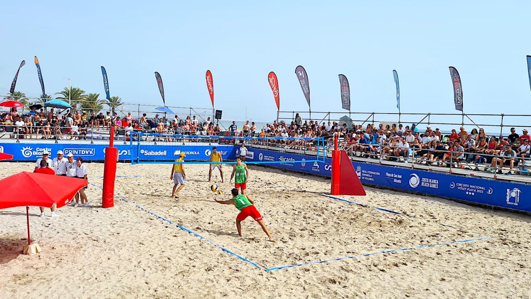 Los Costa Blanca Beach Games han aprovechado una zona de más de diez mil metros cuadrados en San Juan.