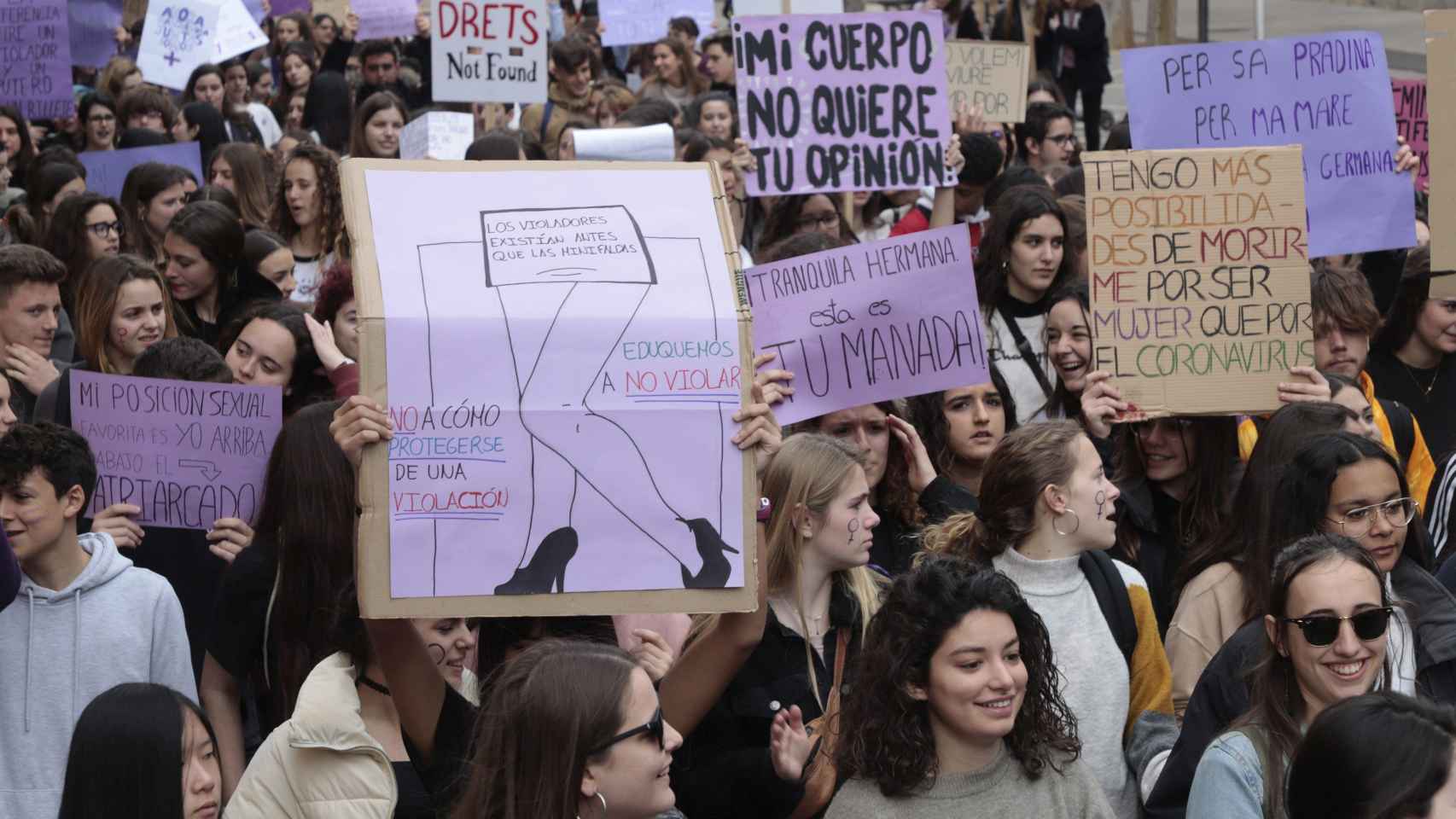 Dora García: Manifestación estudiantil feminista, antiracista i antifeixista del 8 de marzo. Fotografía: Pere Bota / Archivo diario 'Ultima Hora'