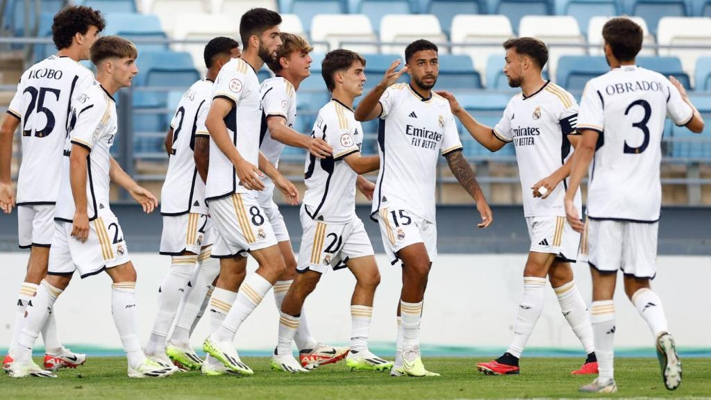 Los jugadores del Real Madrid celebran uno de los goles frente al Atlético 'B'.