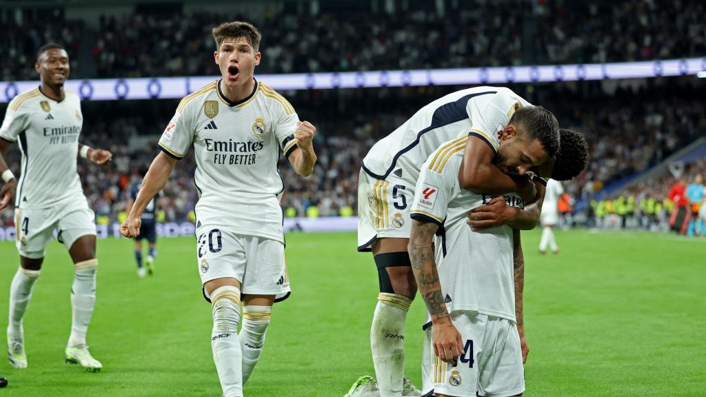 Fran García, durante la celebración del gol de Joselu ante la Real Sociedad