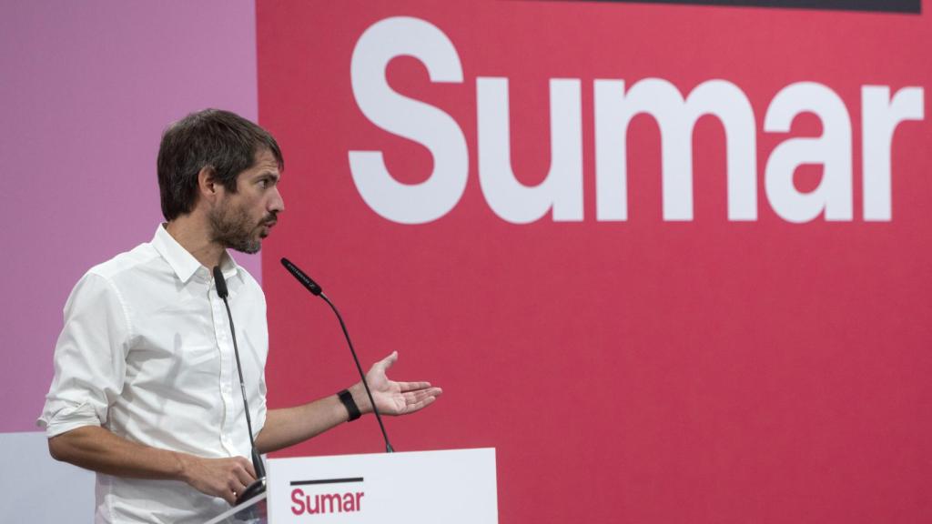 El portavoz de Sumar, Ernest Urtasun, ofrece una rueda de prensa, en el Espacio Rastro (Madrid).