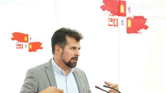 El secretario general del PSCyL, Luis Tudanca, en una rueda de prensa.