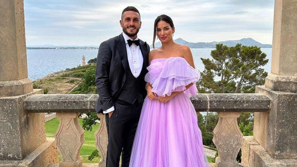 Koke Resurrección y Beatriz Espejel durante una celebración