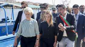 Ursula von der Leyen y Giorgia Meloni, durante su visita este domingo a Lampedusa