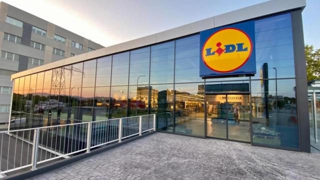 Fachada Lidl.