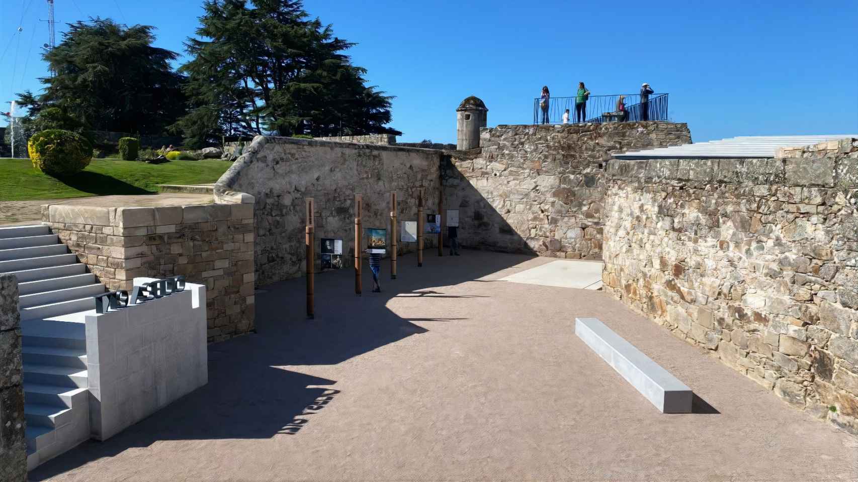 Plaza de Armas de la fortaleza de O Castro, en Vigo.