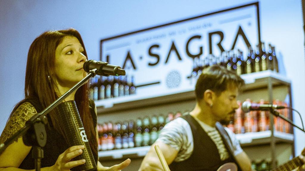 Actuación musical en la fábrica de Cerveza La Sagra.