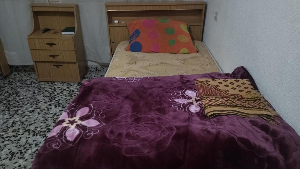 El cuarto en el que dormía Mohammed no tenía decoración, solo un libro del Corán en su mesita y una alfombra para rezar.
