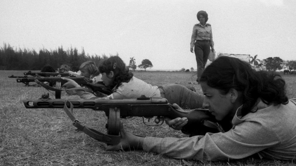 Pilar Aymerich: Campo de entrenamiento de las milicias territoriales. La Habana, Cuba, 1982.
