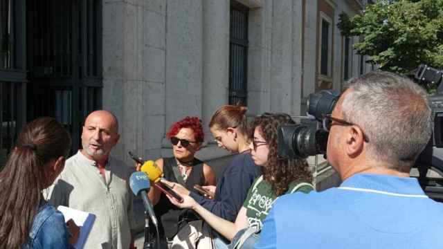 Los sindicatos atienden a los medios antes del juicio por el Serla