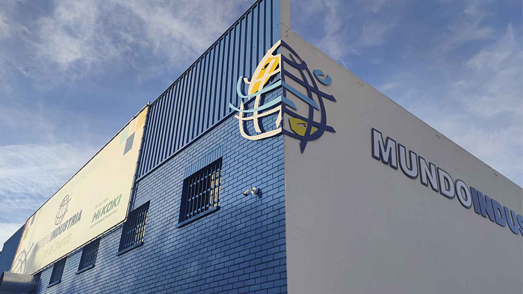 Fachada de las nuevas instalaciones de Mundo Industria en Valladolid