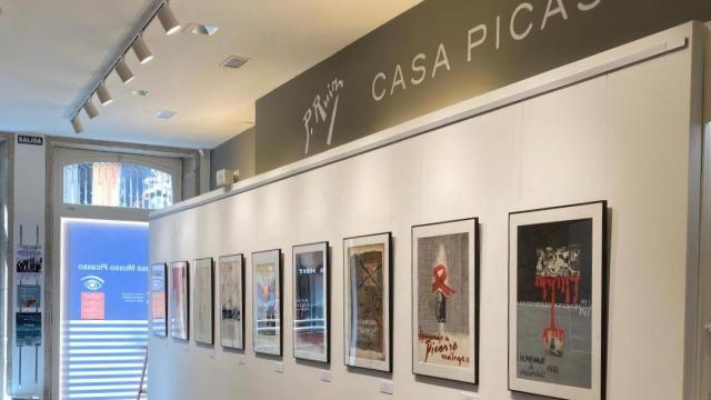 Muestra de carteles de diferentes artistas en homenaje a Pablo Picasso.