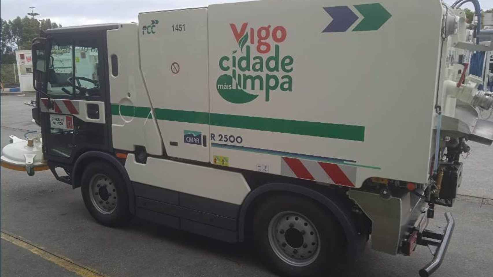 Vehículo de FCC para el servicio de limpieza de Vigo.