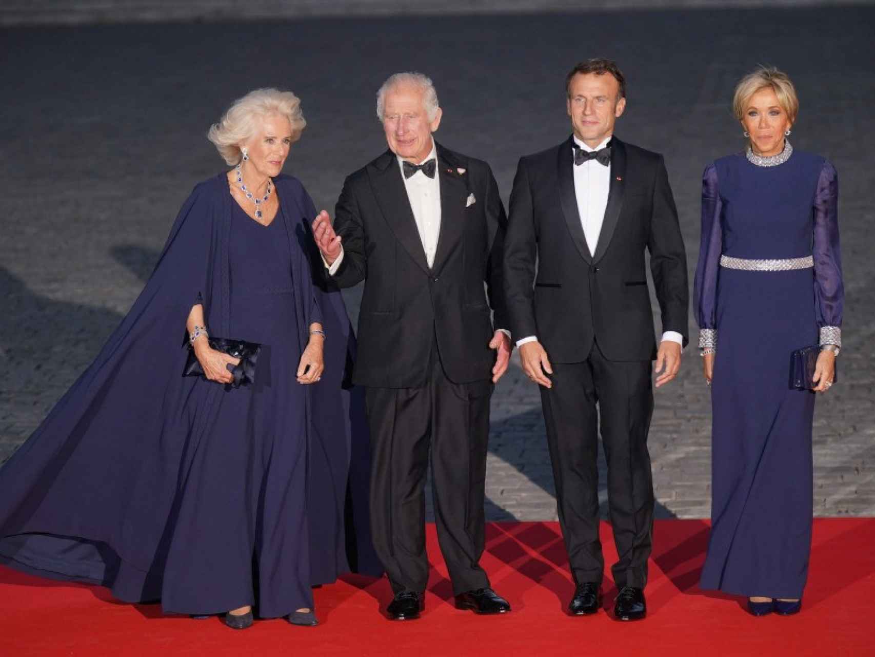 Camila Parker, Carlos III, Emmanuel Macron y Brigitte Macron.